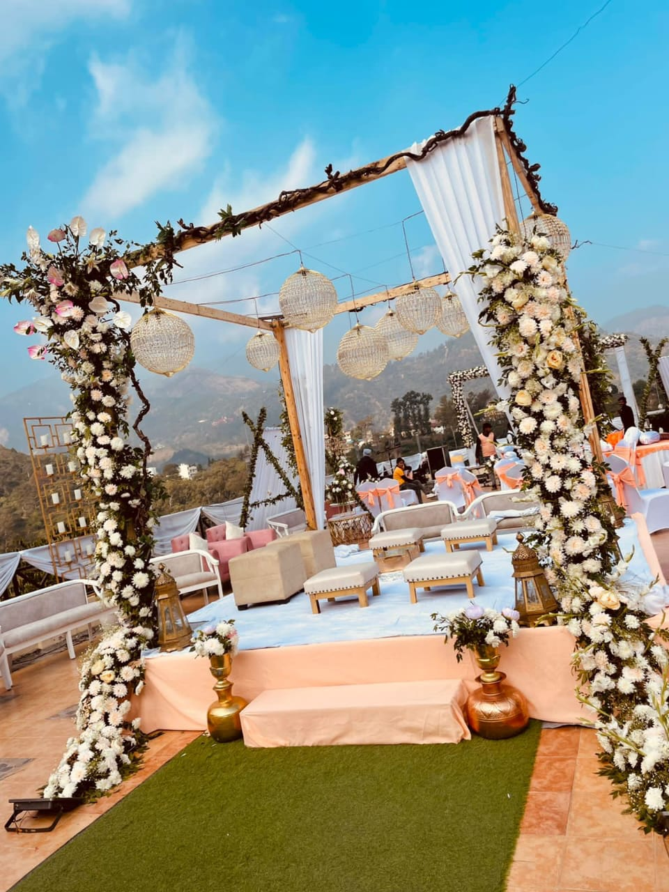 Decoration themes
